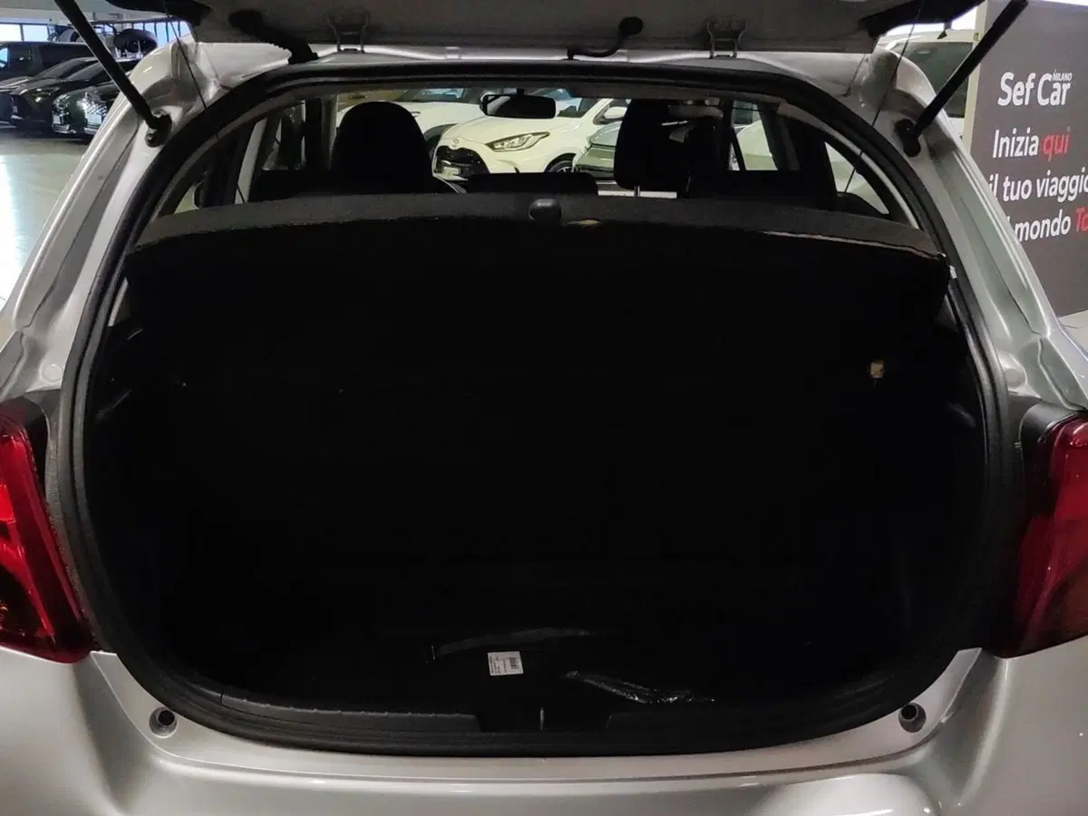 Toyota Yaris usata a Milano (7)
