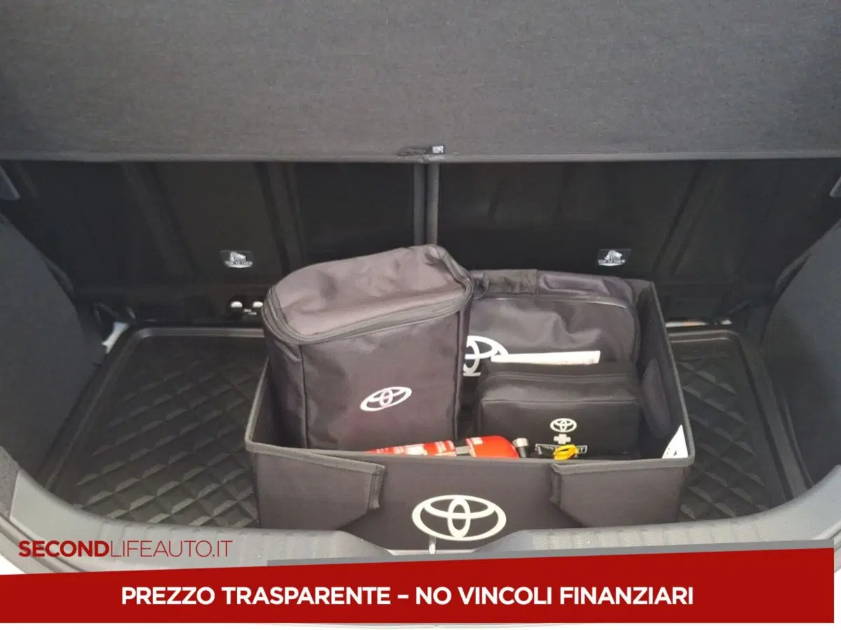 Toyota Aygo X nuova a Chieti (15)