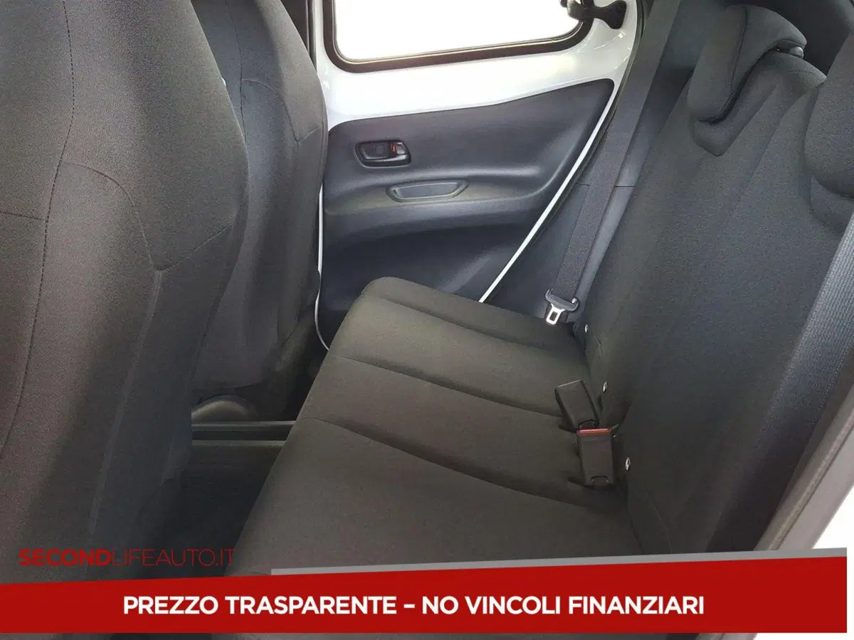 Toyota Aygo X nuova a Chieti (3)