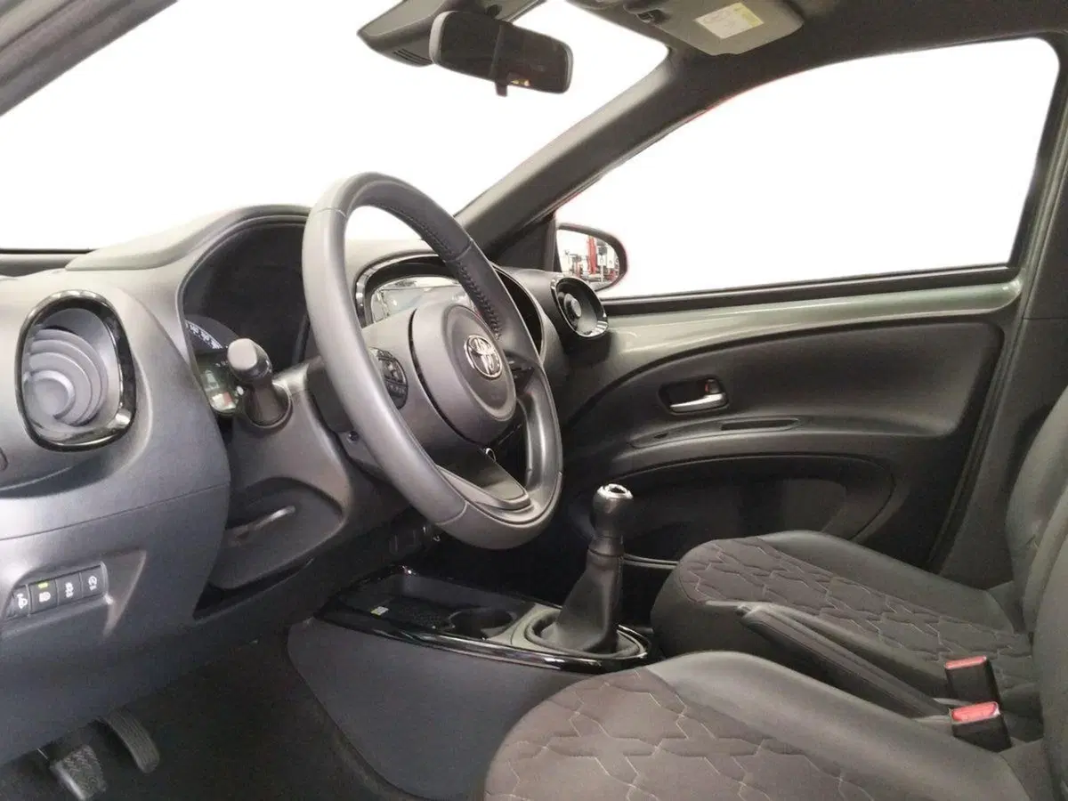 Toyota Aygo X usata a Roma (7)