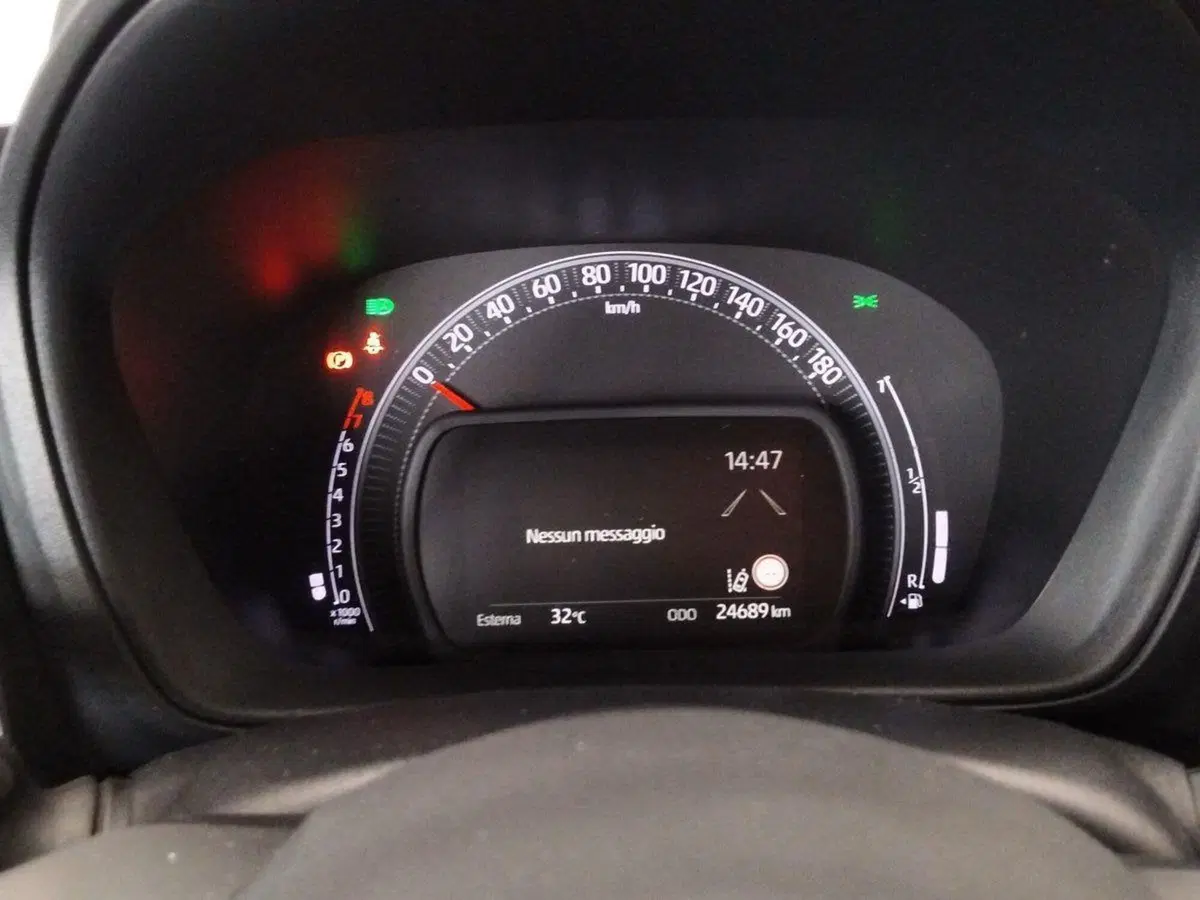 Toyota Aygo X usata a Roma (9)