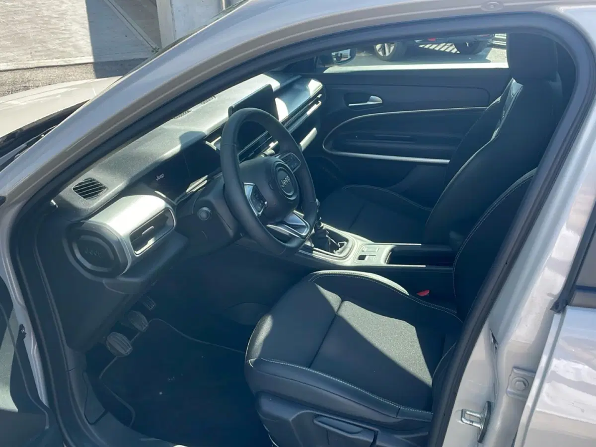 Jeep Avenger usata a Bologna (11)