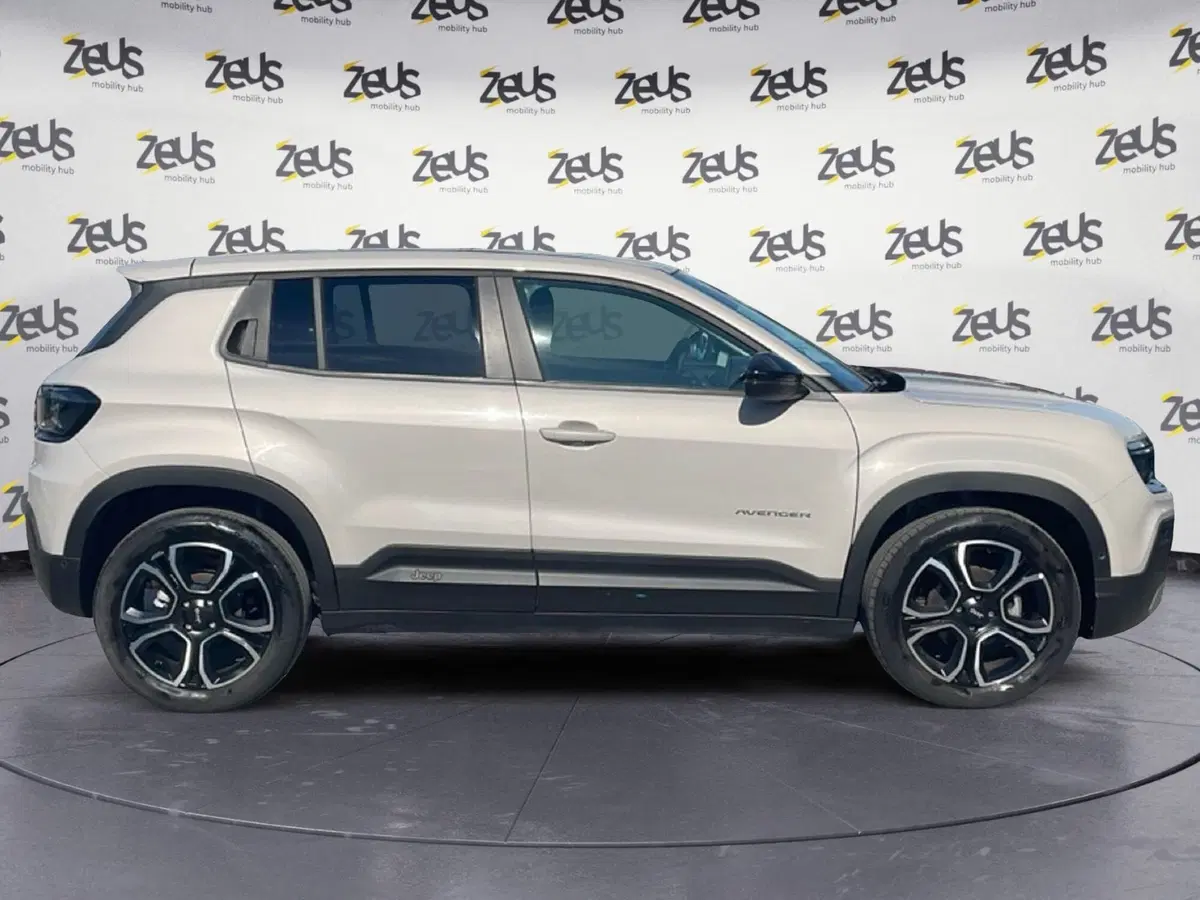 Jeep Avenger usata a Bologna (7)