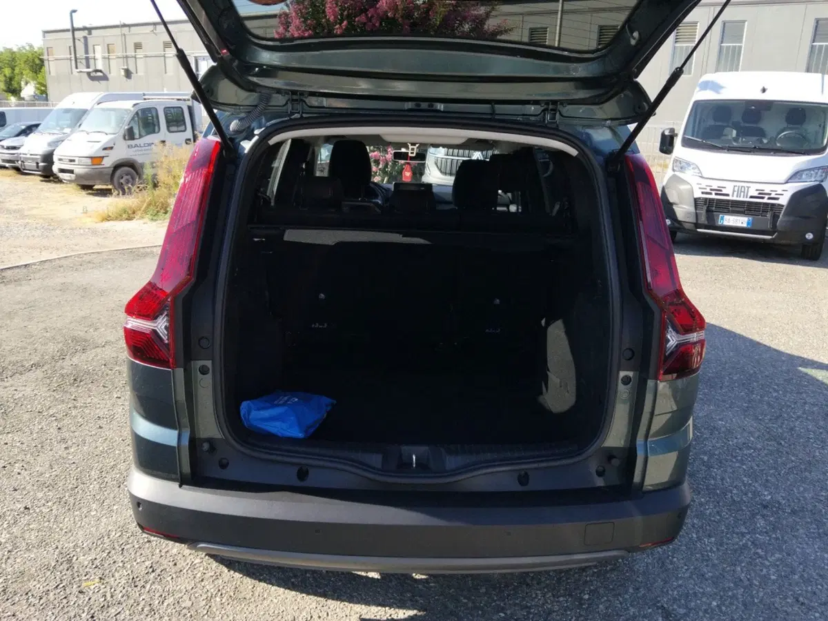 Dacia Jogger usata a Bologna (12)