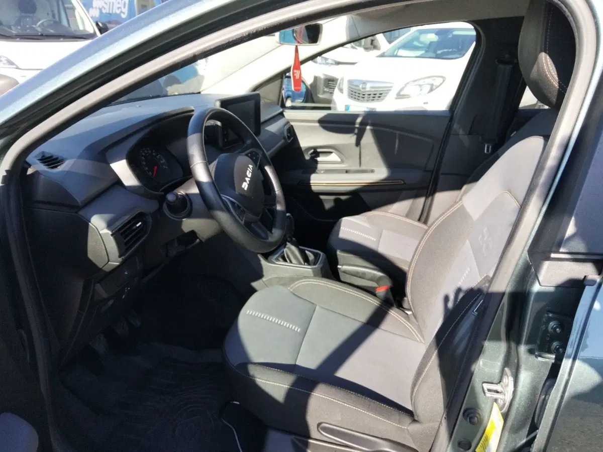 Dacia Jogger usata a Bologna (14)