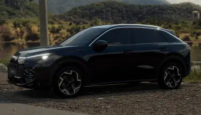 Volkswagen T-Roc 1.5 etsi R-Line 150cv dsg nuova a Bologna