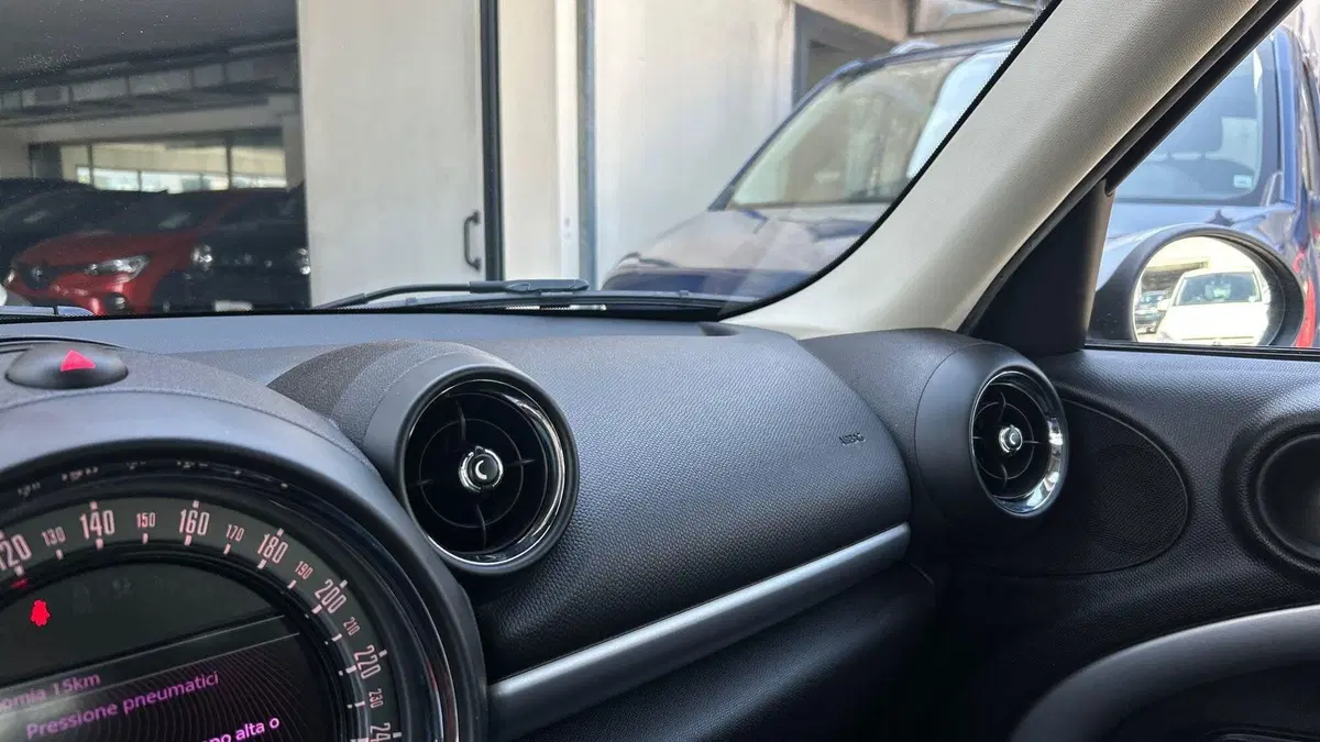 MINI Mini Countryman usata a Parma (11)