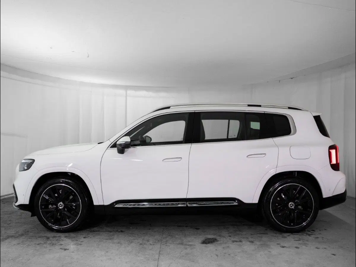 Mercedes-Benz GLB nuova a Macerata (2)