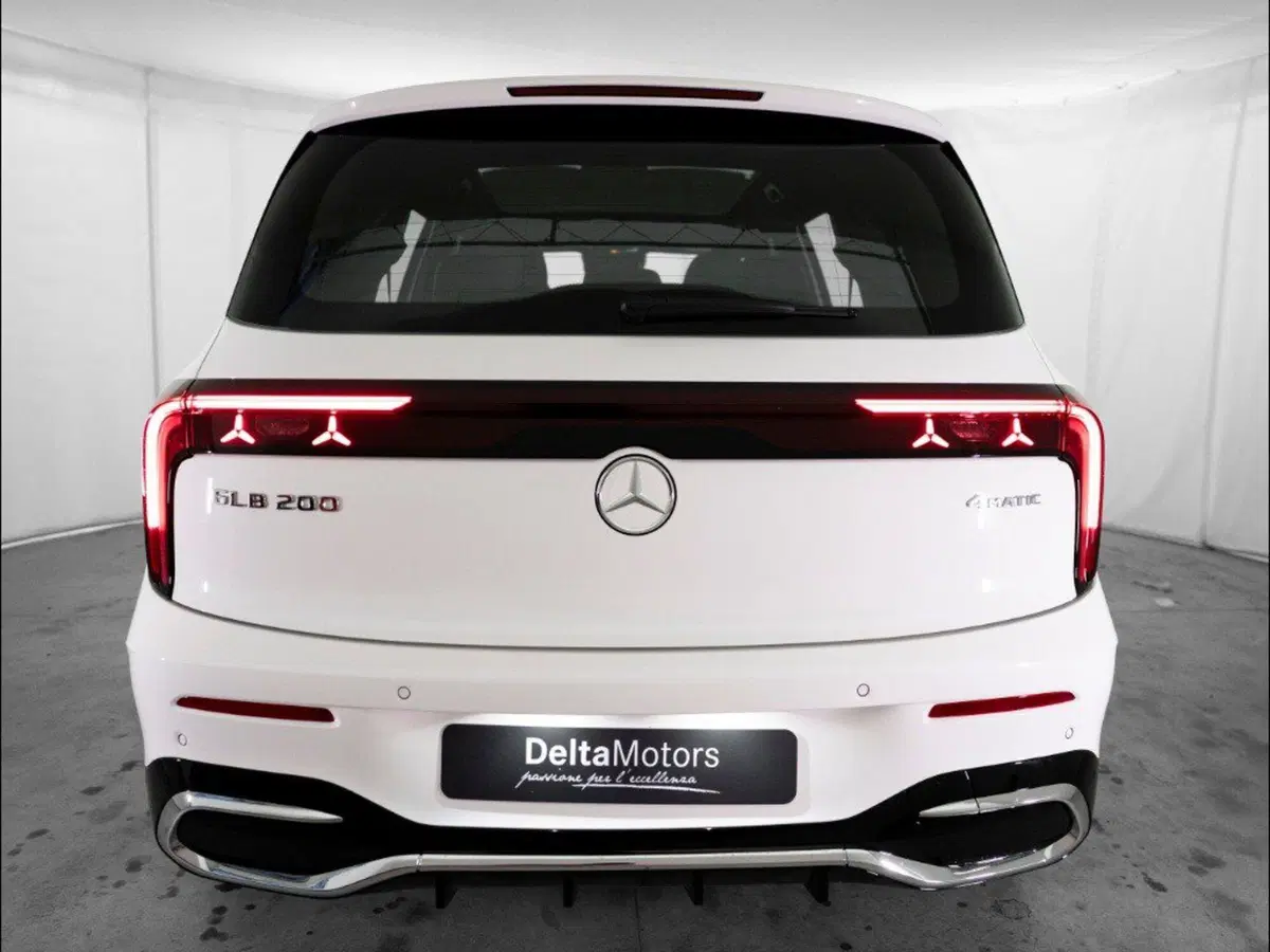 Mercedes-Benz GLB nuova a Macerata (3)