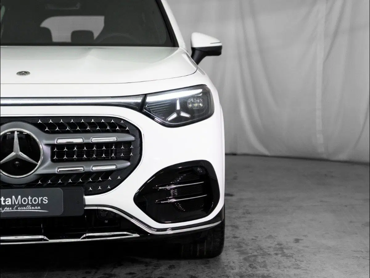 Mercedes-Benz GLB nuova a Macerata (6)