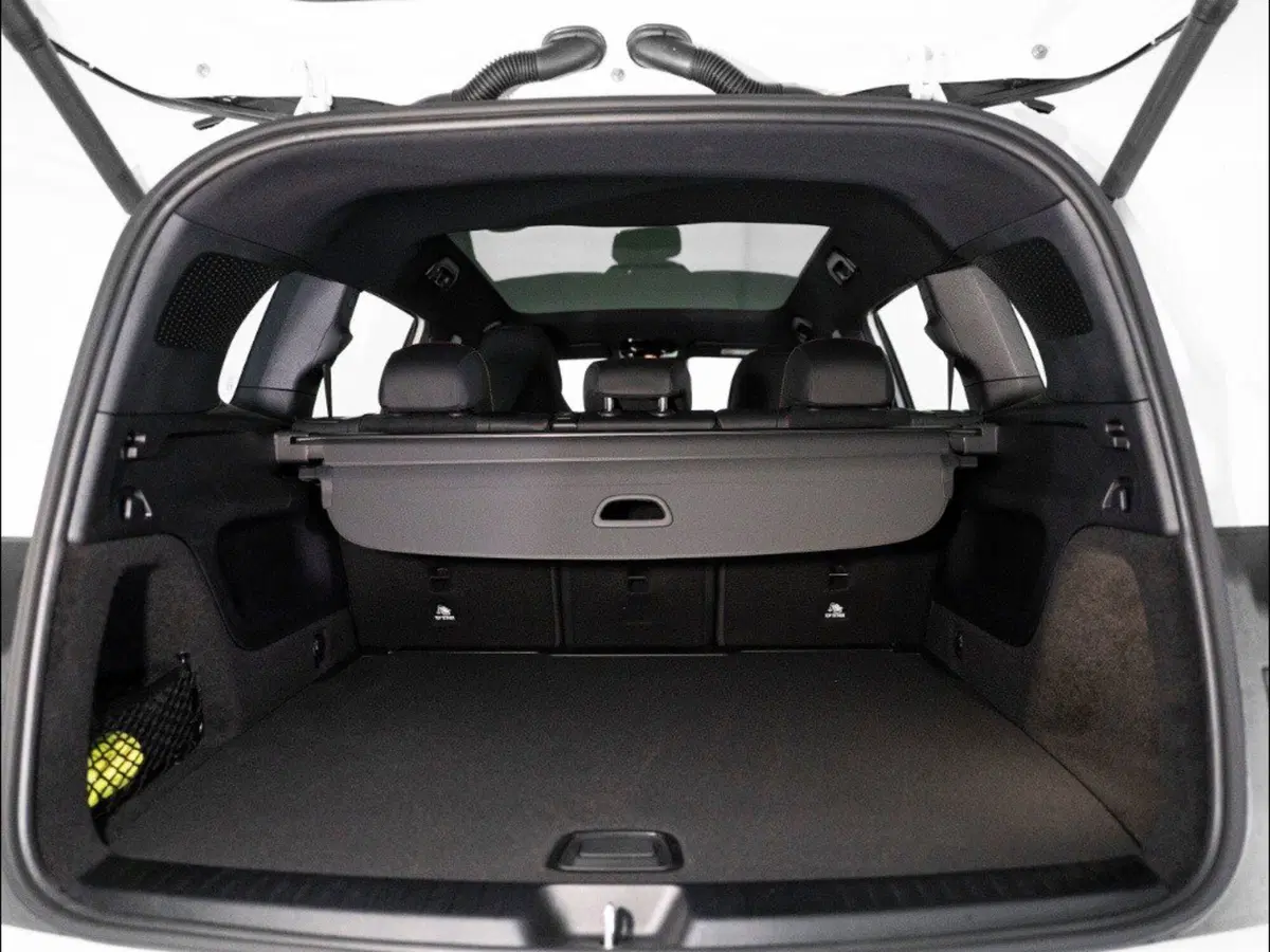 Mercedes-Benz GLB nuova a Macerata (9)