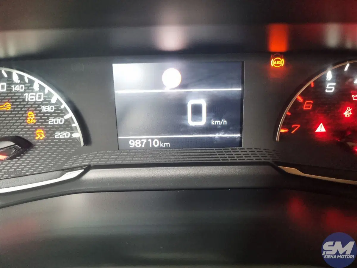 Peugeot 208 usata a Siena (9)