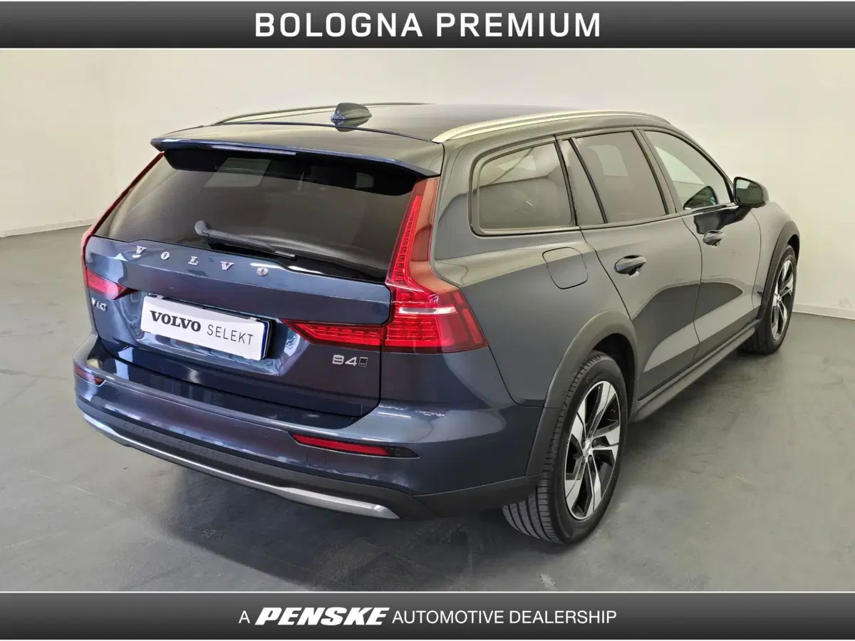 Volvo V60 Cross Country usata a Bologna (2)