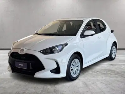 Toyota Yaris 1.5 Hybrid 5 porte Energy nuova a Perugia