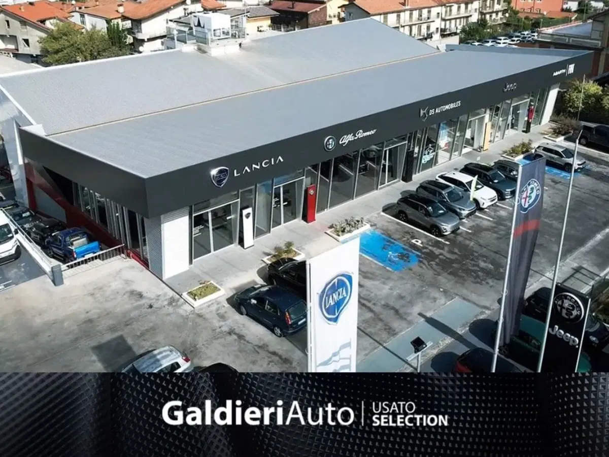 Jeep Compass usata a Salerno (16)