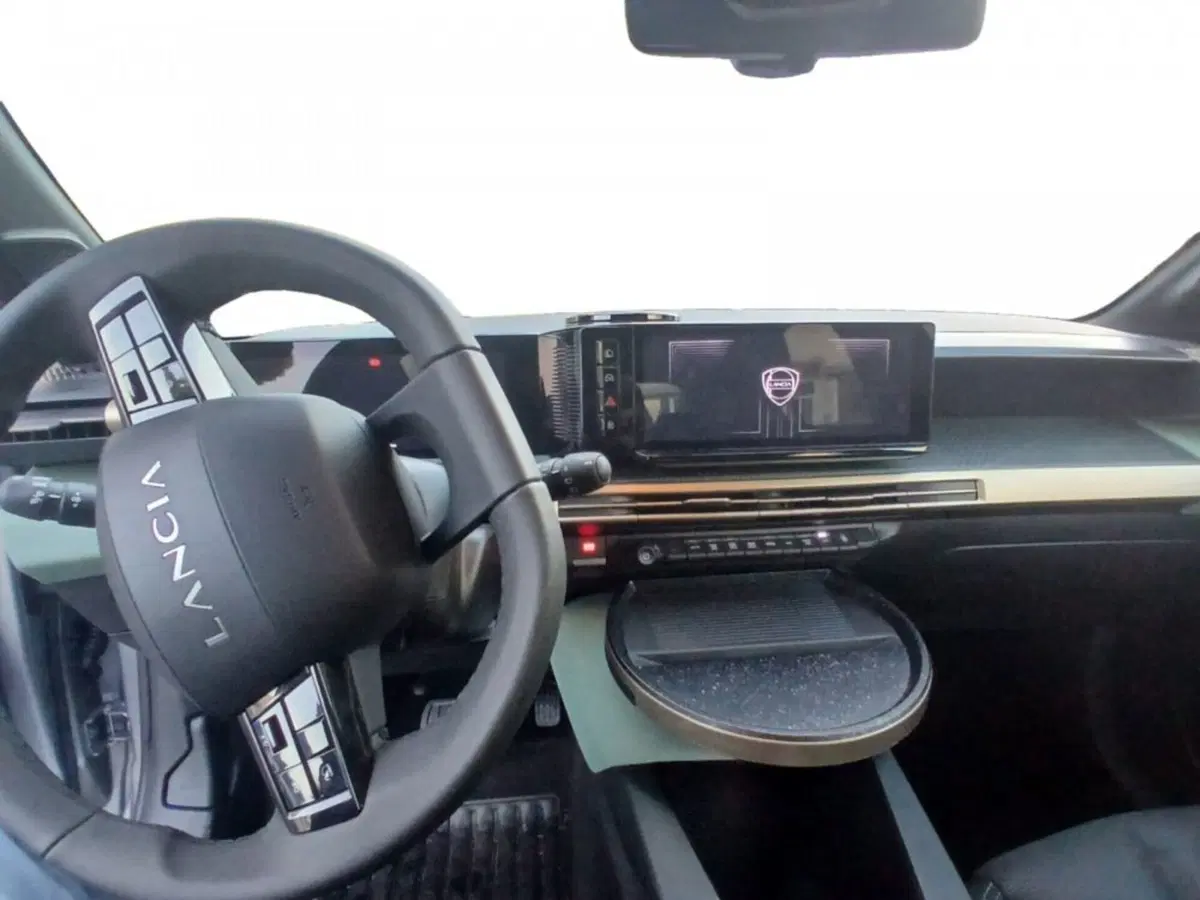 Lancia Ypsilon usata a Salerno (5)