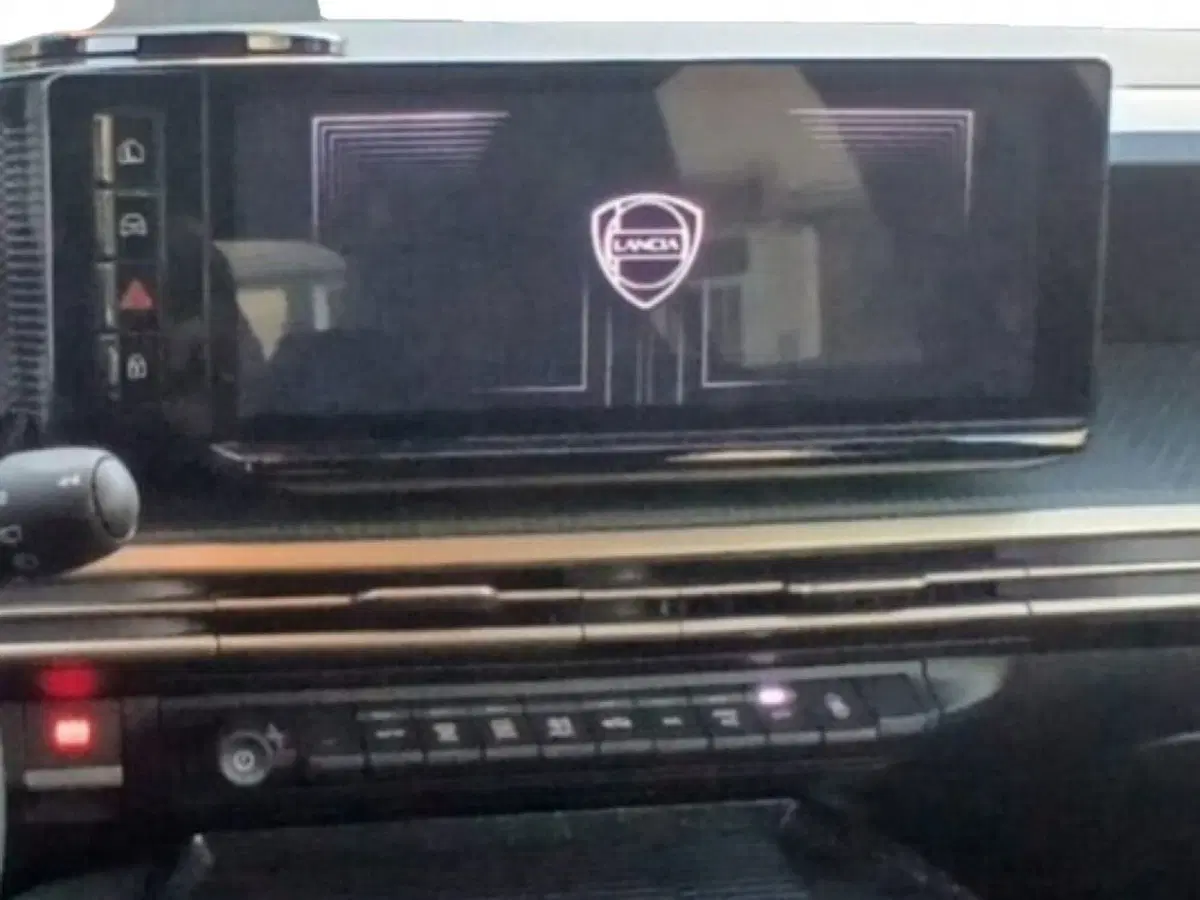 Lancia Ypsilon usata a Salerno (8)
