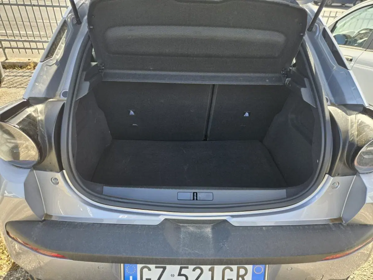 Lancia Ypsilon usata a Salerno (10)
