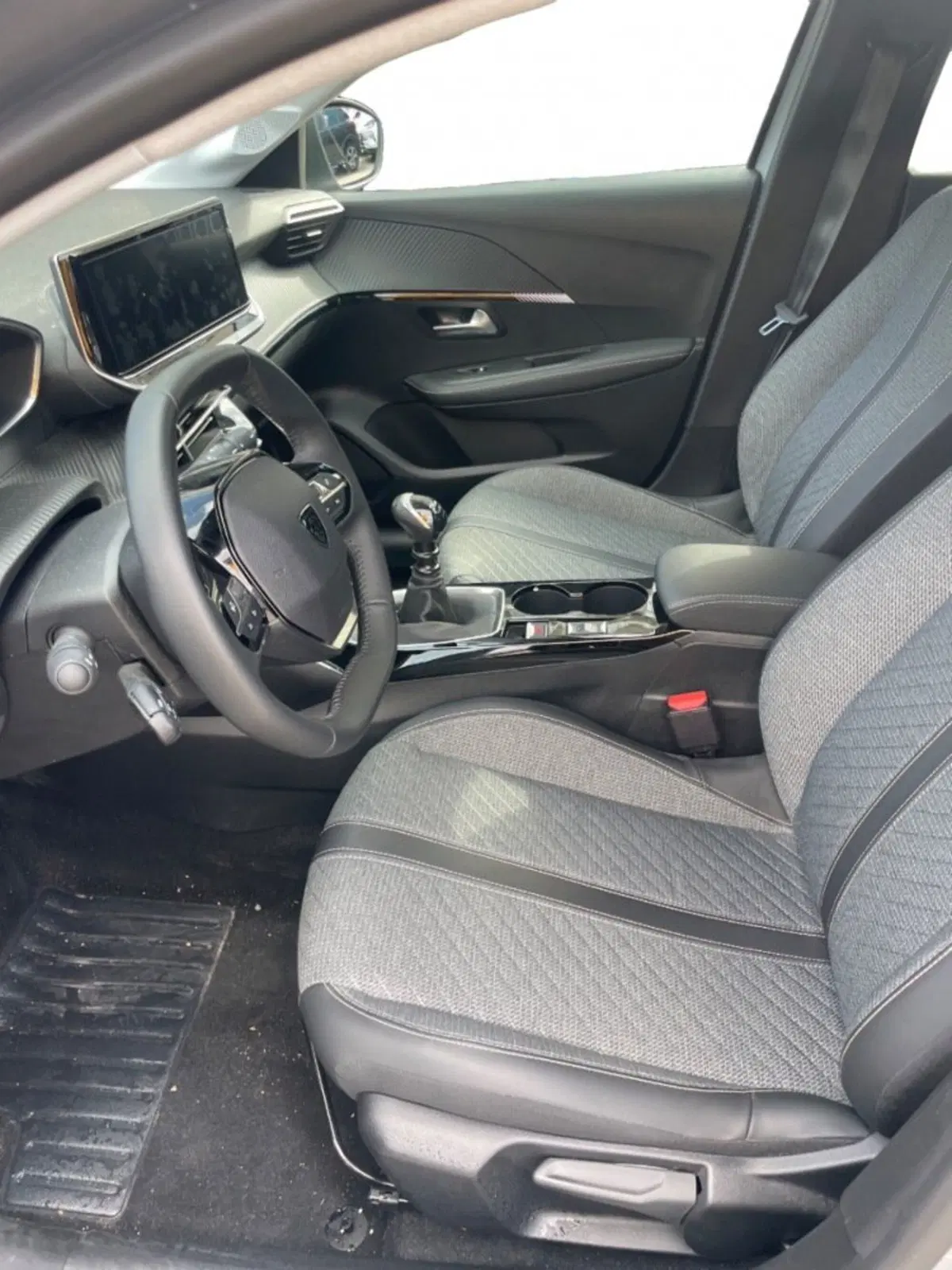 Peugeot 208 usata a Salerno (8)