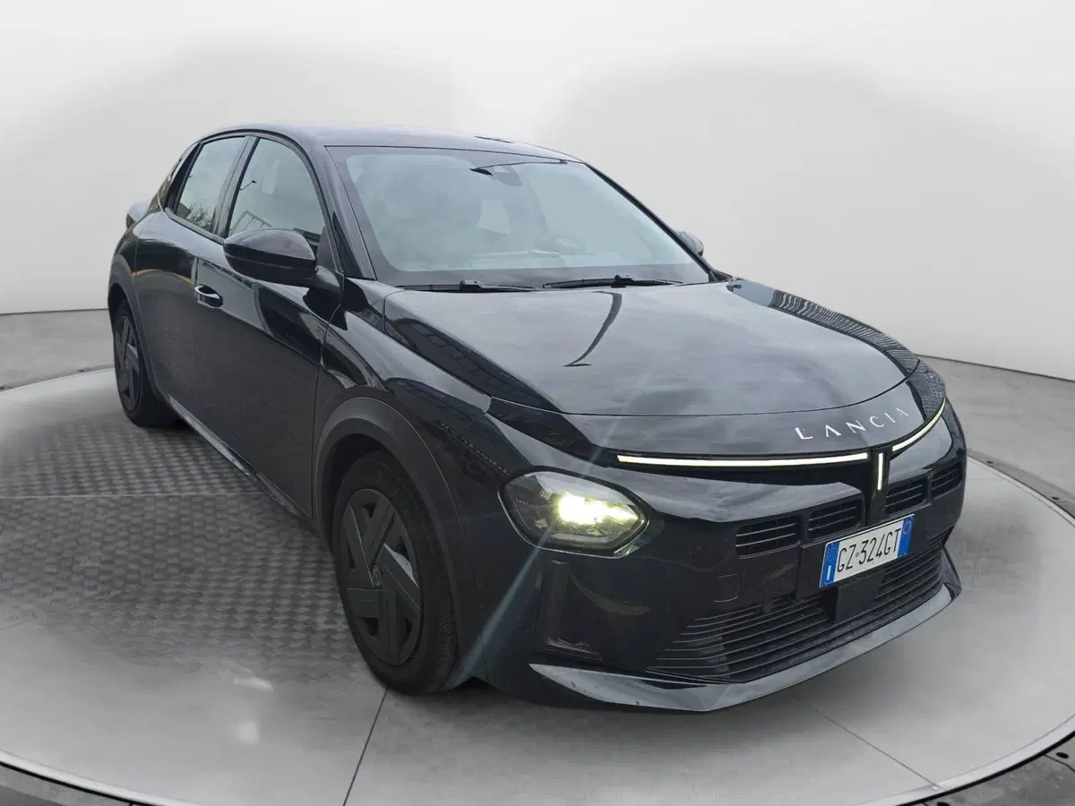 Lancia Ypsilon usata a Salerno (2)
