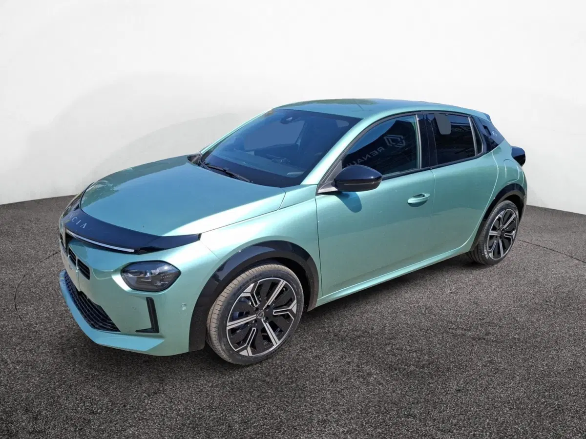 Lancia Ypsilon nuova a Latina