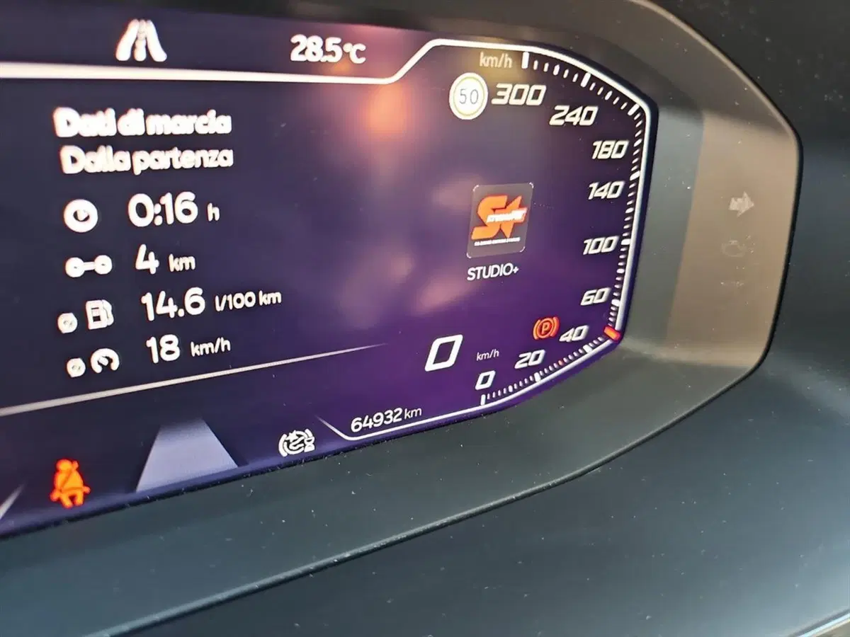 Cupra Formentor usata a Lecco (15)