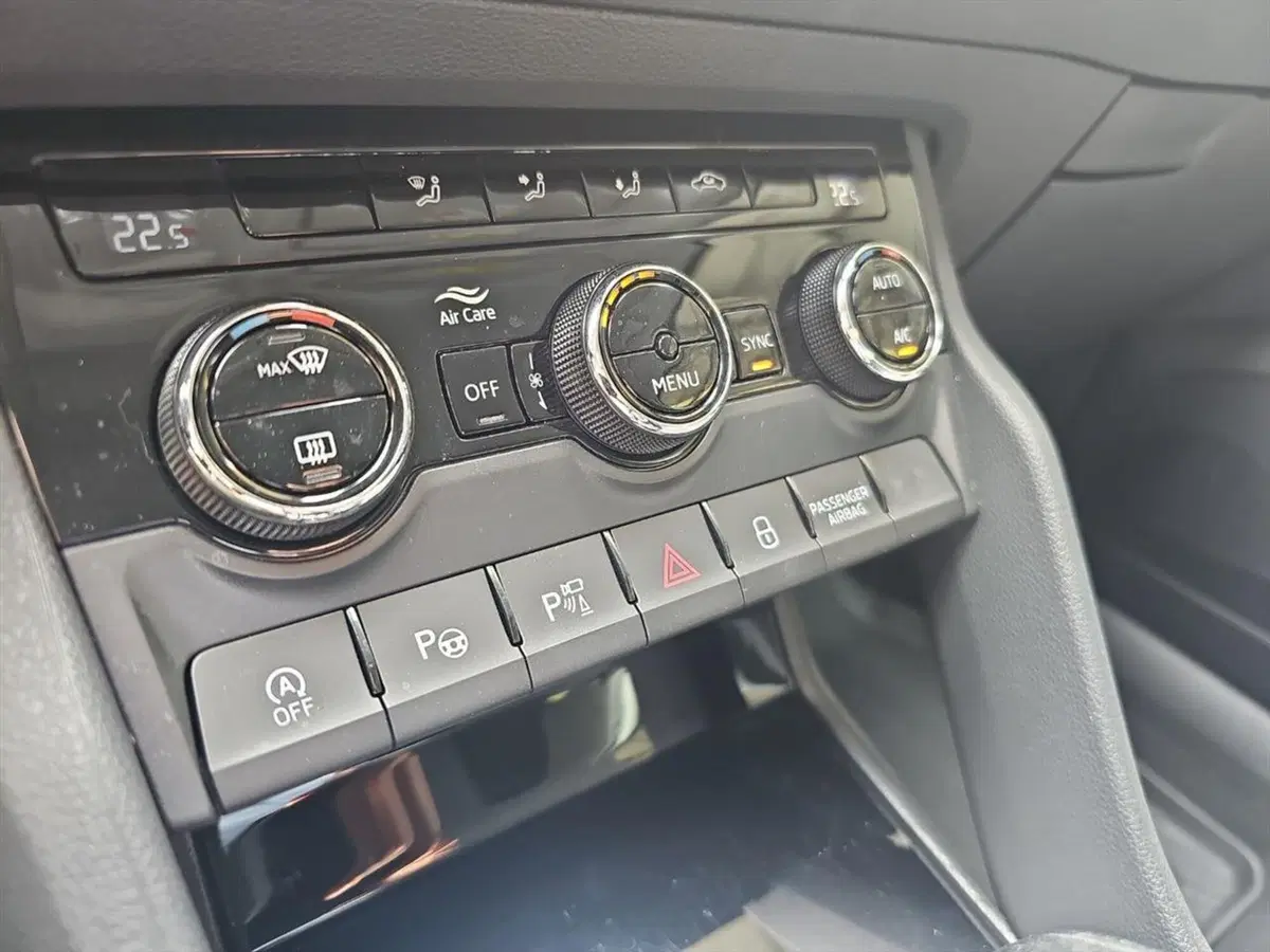 Skoda Karoq usata a Lecco (19)