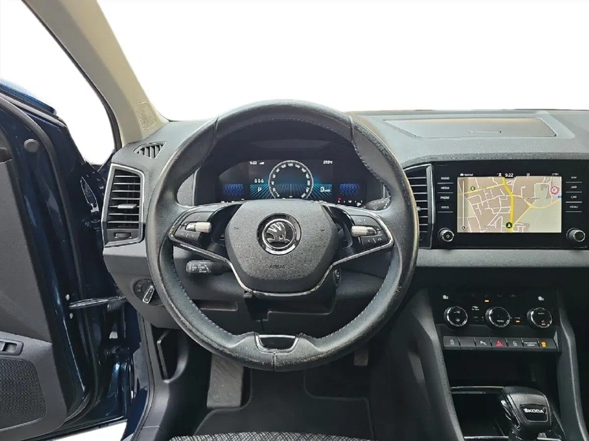 Skoda Karoq usata a Lecco (10)