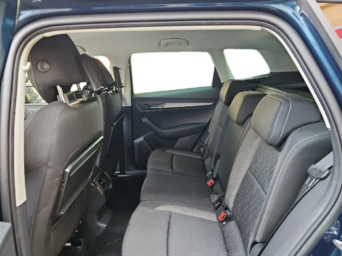 Skoda Karoq usata a Lecco (12)