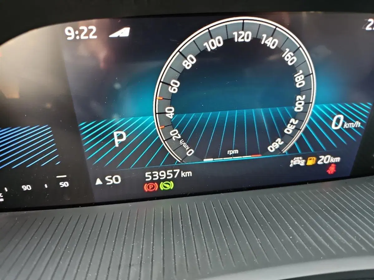 Skoda Karoq usata a Lecco (14)