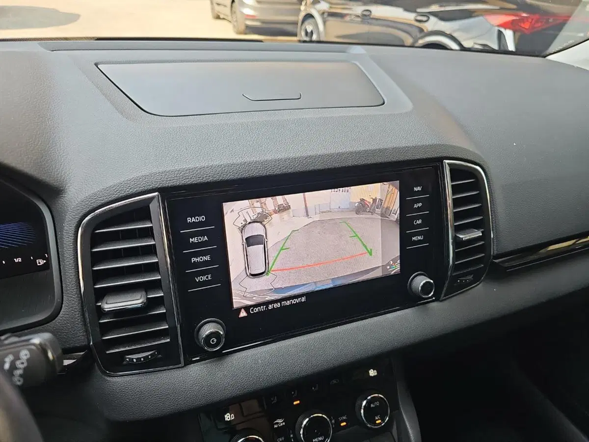 Skoda Karoq usata a Lecco (15)