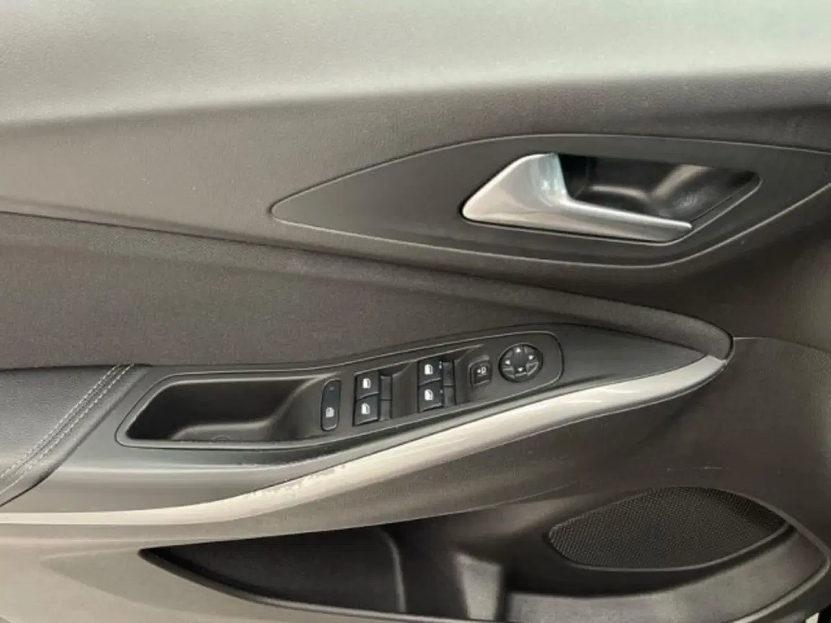 Opel Grandland X usata a Ancona (13)