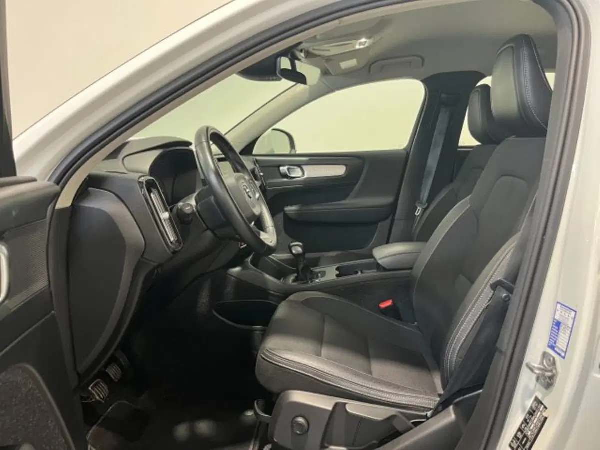 Volvo XC40 usata a Treviso (11)