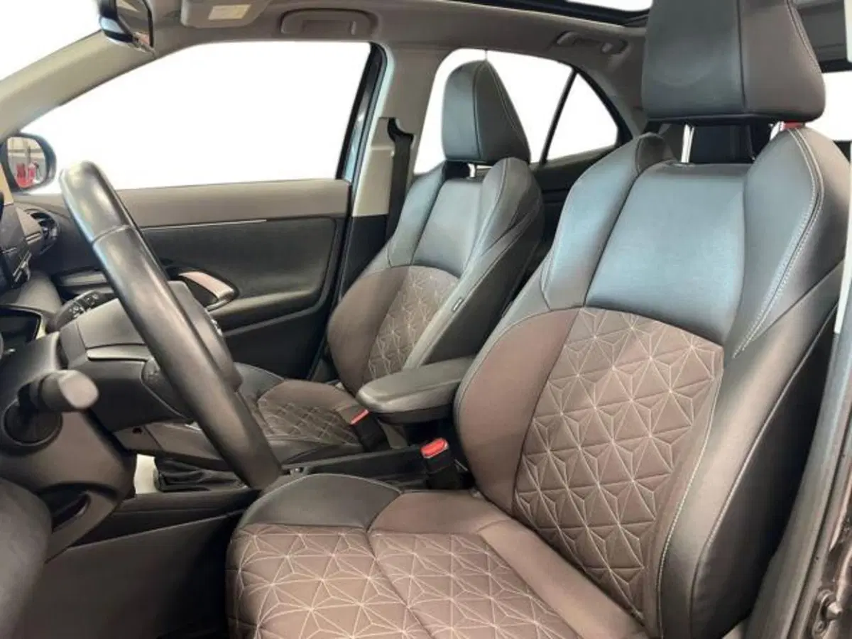 Toyota Yaris Cross usata a Vercelli (7)