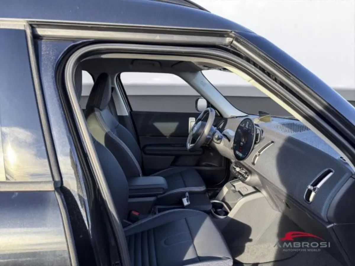 MINI Mini Countryman nuova a Perugia (12)