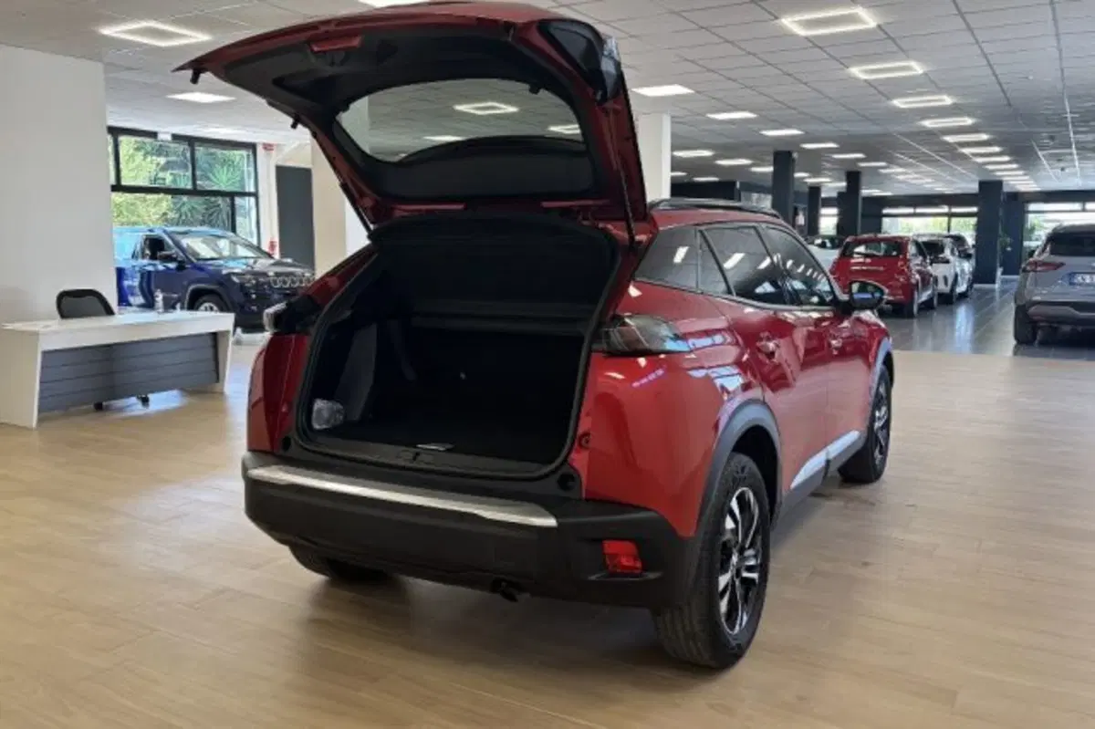 Peugeot 2008 usata a Latina (7)
