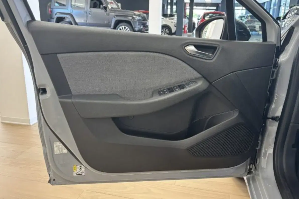 Renault Clio usata a Latina (12)