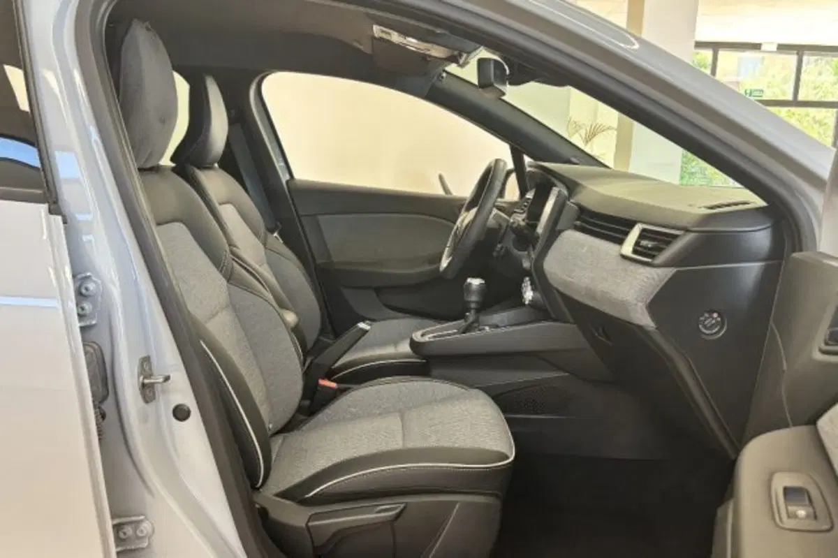 Renault Clio usata a Latina (8)