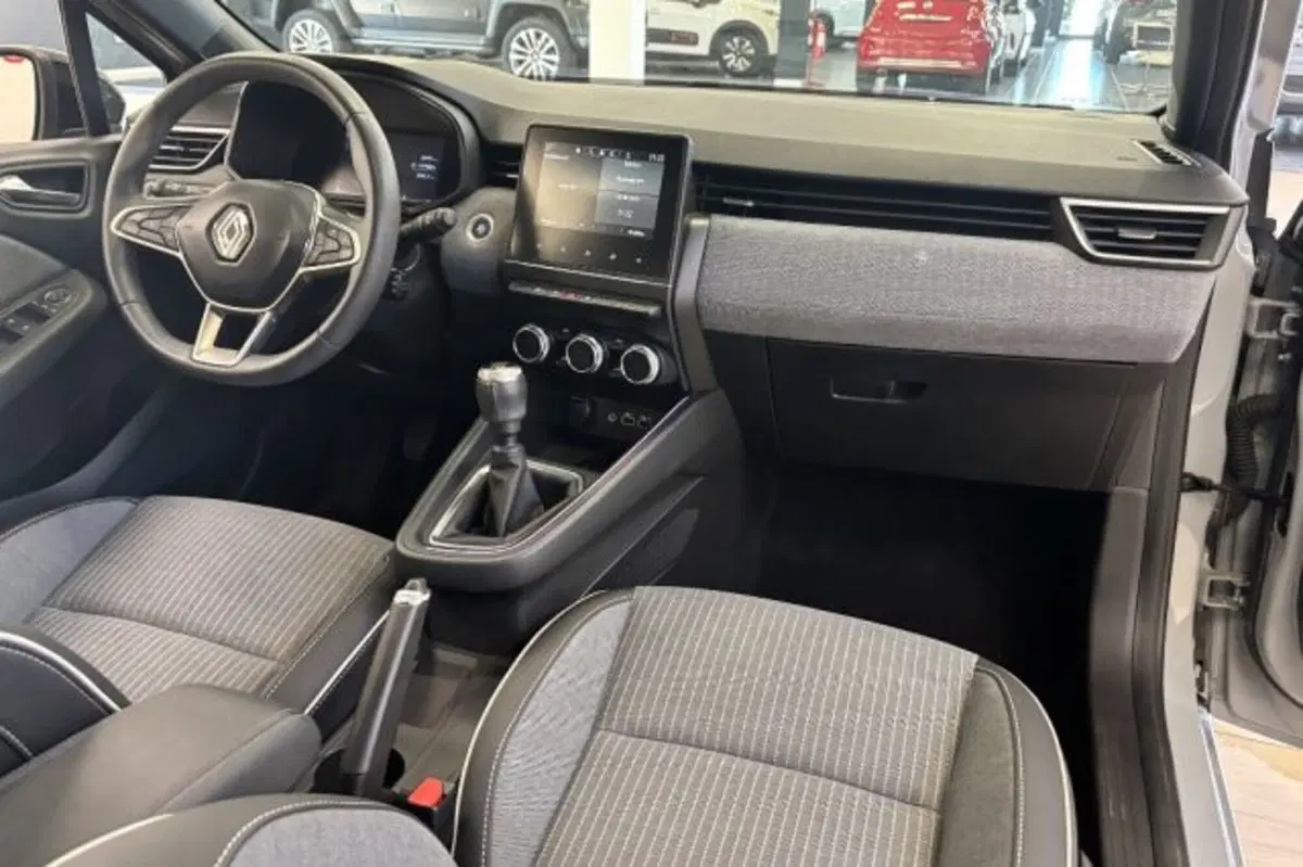 Renault Clio usata a Latina (9)