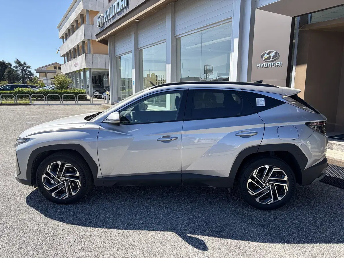 Hyundai Tucson nuova a Vercelli (2)