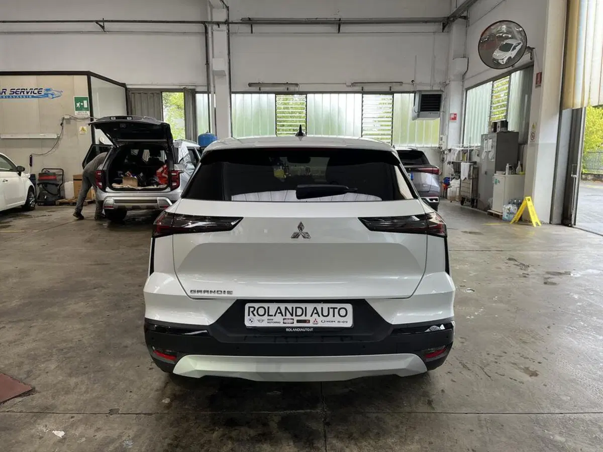 Mitsubishi Grandis nuova a Alessandria (6)