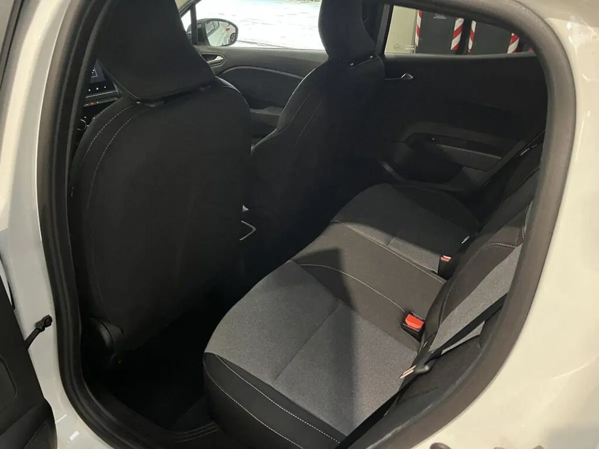 Mitsubishi Colt nuova a Alessandria (12)