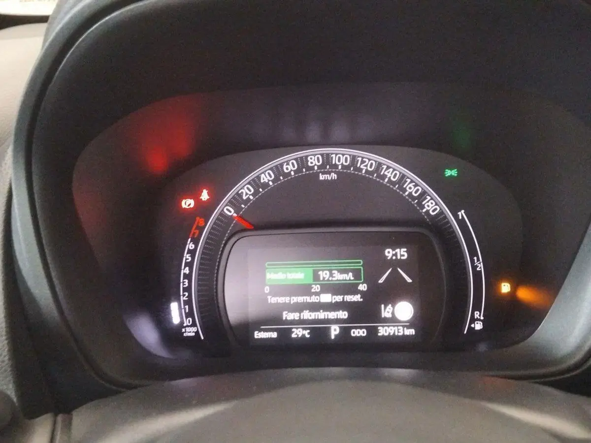 Toyota Aygo X usata a Roma (8)
