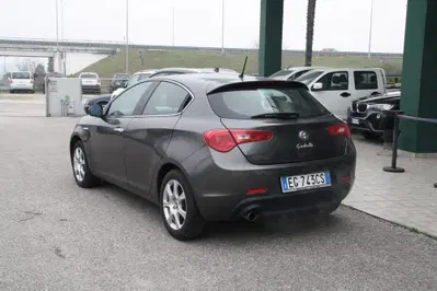 Alfa Romeo Giulietta 1.4 Turbo Distinctive 120cv del 2011 usata a Pordenone