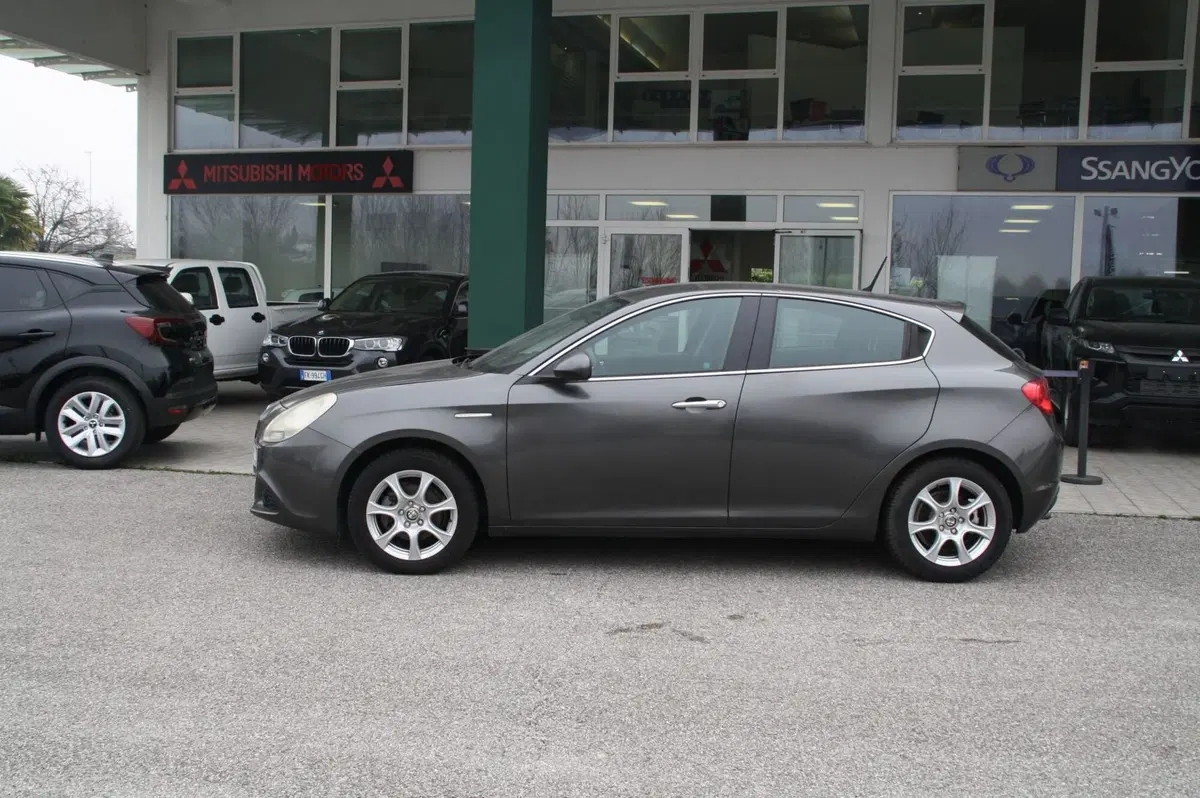 Alfa Romeo Giulietta usata a Pordenone (3)