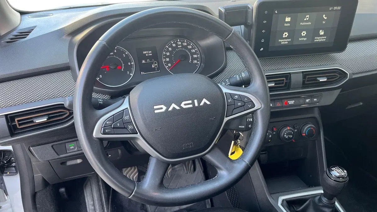 Dacia Sandero usata a Parma (7)