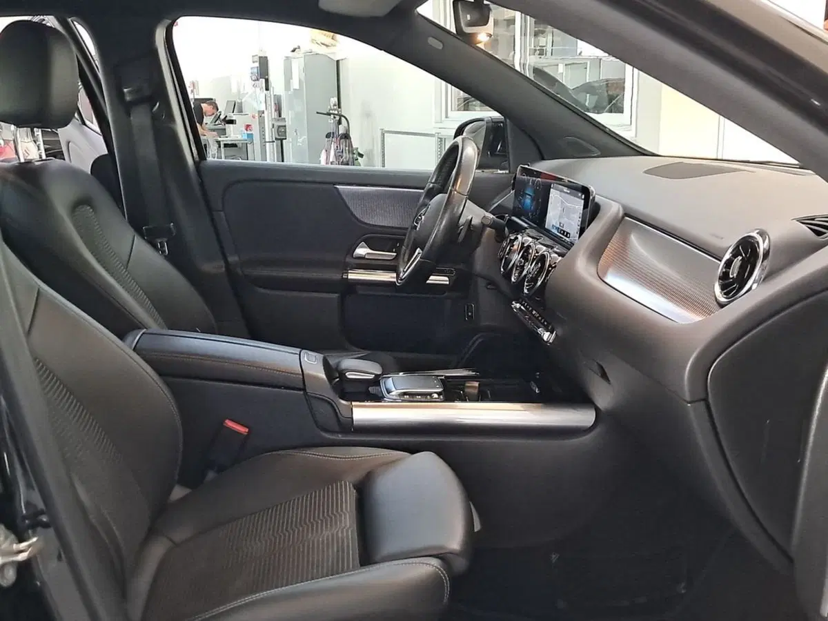 Mercedes-Benz GLA SUV usata a Rimini (14)