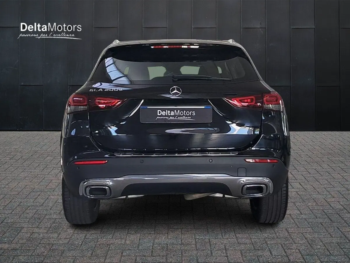 Mercedes-Benz GLA SUV usata a Rimini (4)