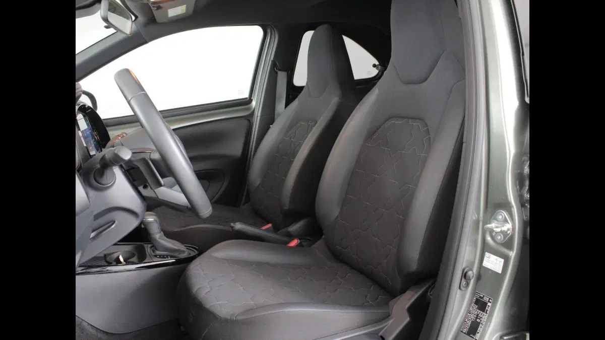 Toyota Aygo X usata a Palermo (11)