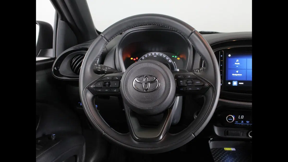 Toyota Aygo X usata a Palermo (9)